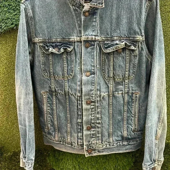 Leviโs  Mid Wash Denim Jacket Medium - Picture 4 of 6